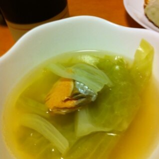 鮭とキャベツの洋風スープ
